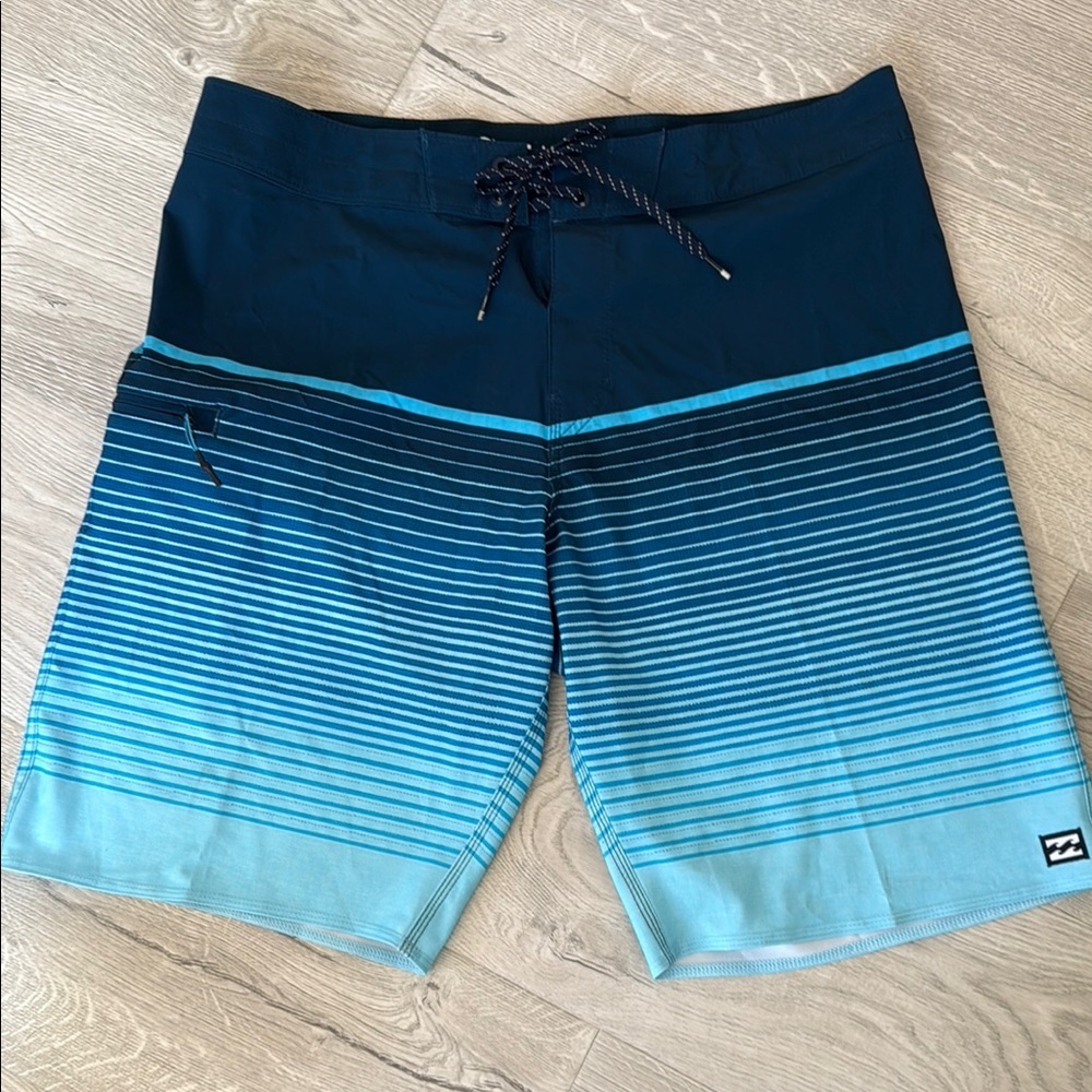 Billabong Blue Gradient Fuid Airlite Board Shorts 20"